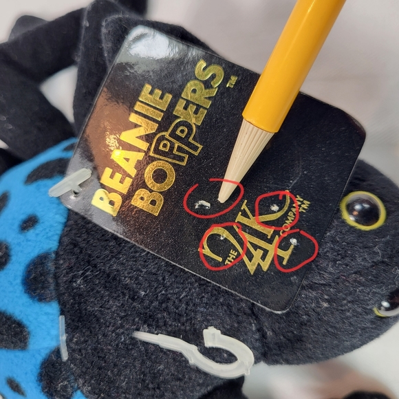 Beanie Boppers 24K Co Plush Scarlet The Spider Blue and Black 1997 No. 5124 NOS* - Picture 11 of 12